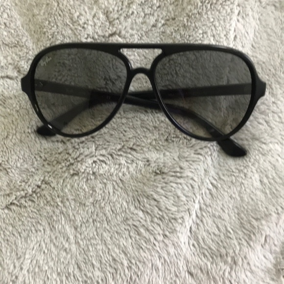Ray-Ban Accessories - Black ray ban sunglasses